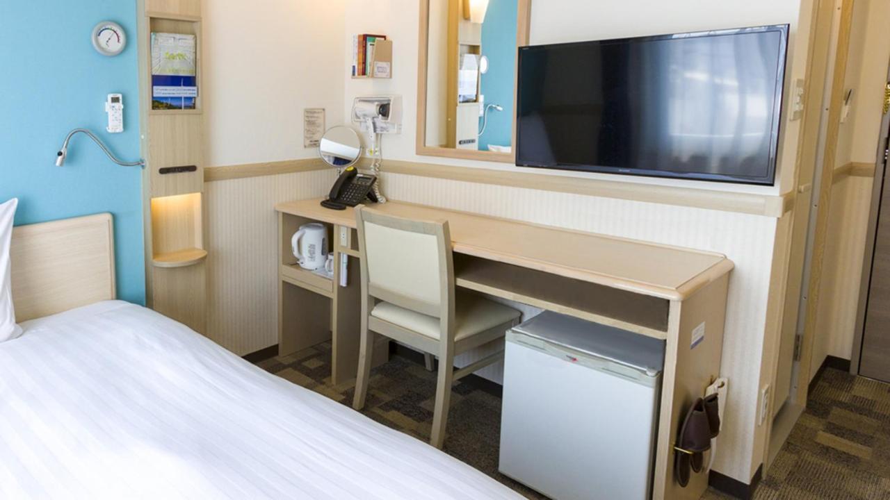 Hotel Toyoko Eki Higashi Guchi Shiki